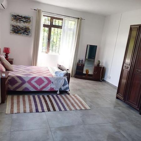 1 Bedroom Apartment In Pereybere With Private Balcony Pereybere Beach Exterior photo